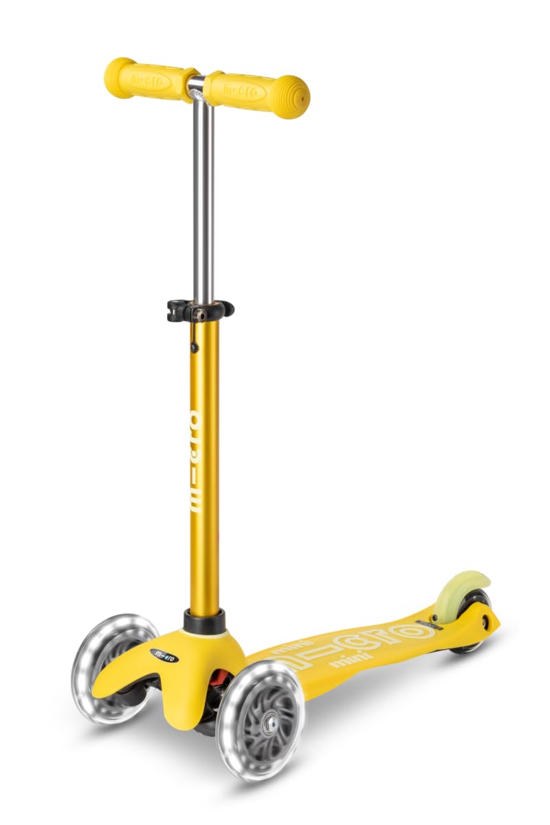 LED Scooter 3 Wheels Adjustable Handlebar Non-Slip M48872