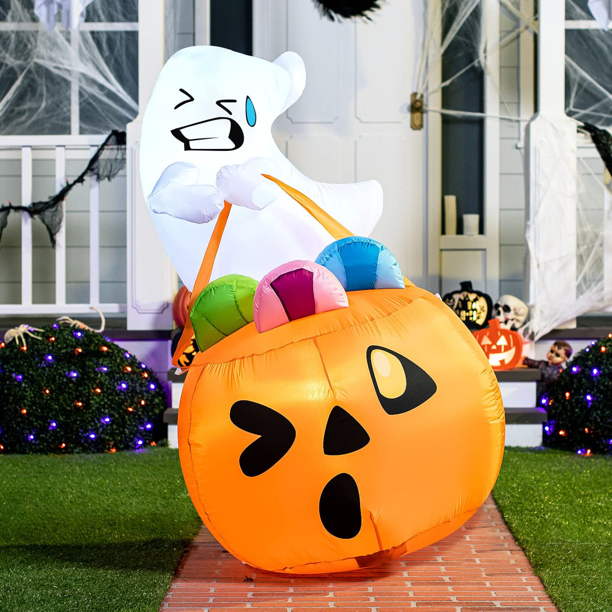 5 FT Halloween Inflatable Ghost with Build-in LEDs A14670