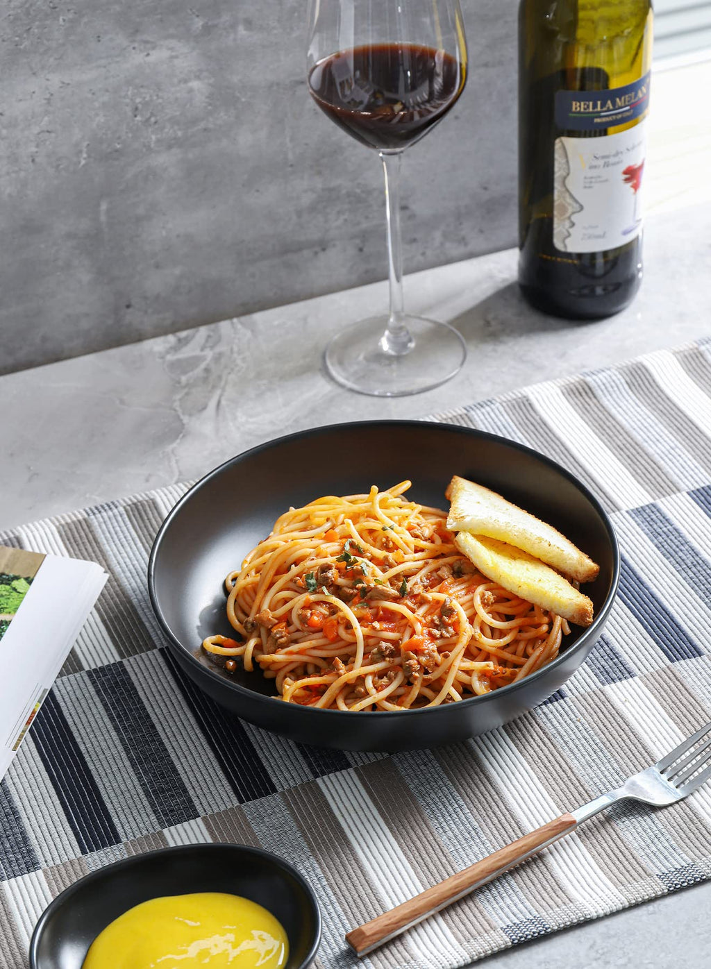 Matte Black Porcelain Pasta Bowls Set of 4 O12402
